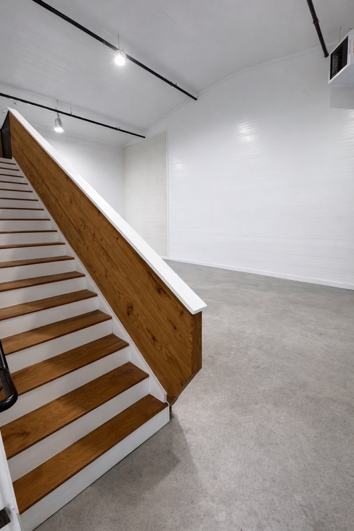 Real interior access between the Carrollton office and warehouse
