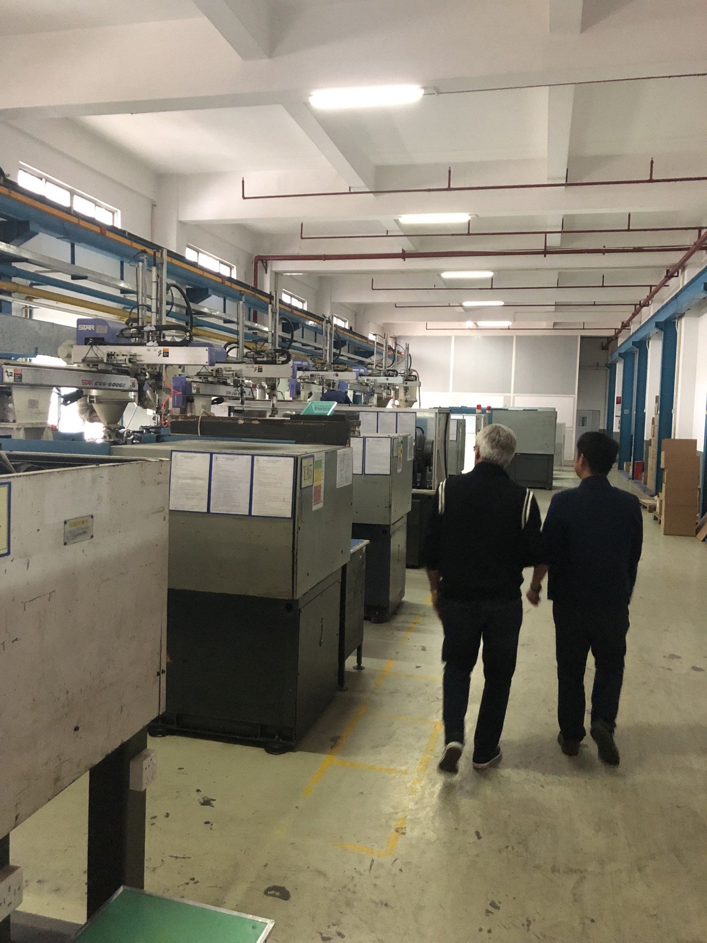 Visita de proyecto de fabricación — fotografía real