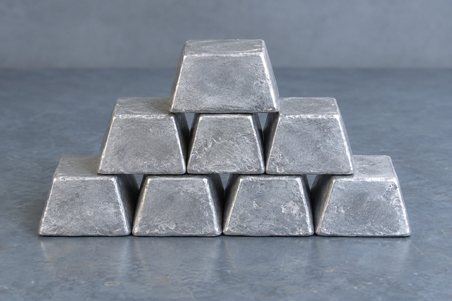 Aluminiumlegeringsbaren — illustratief materiaalconcept