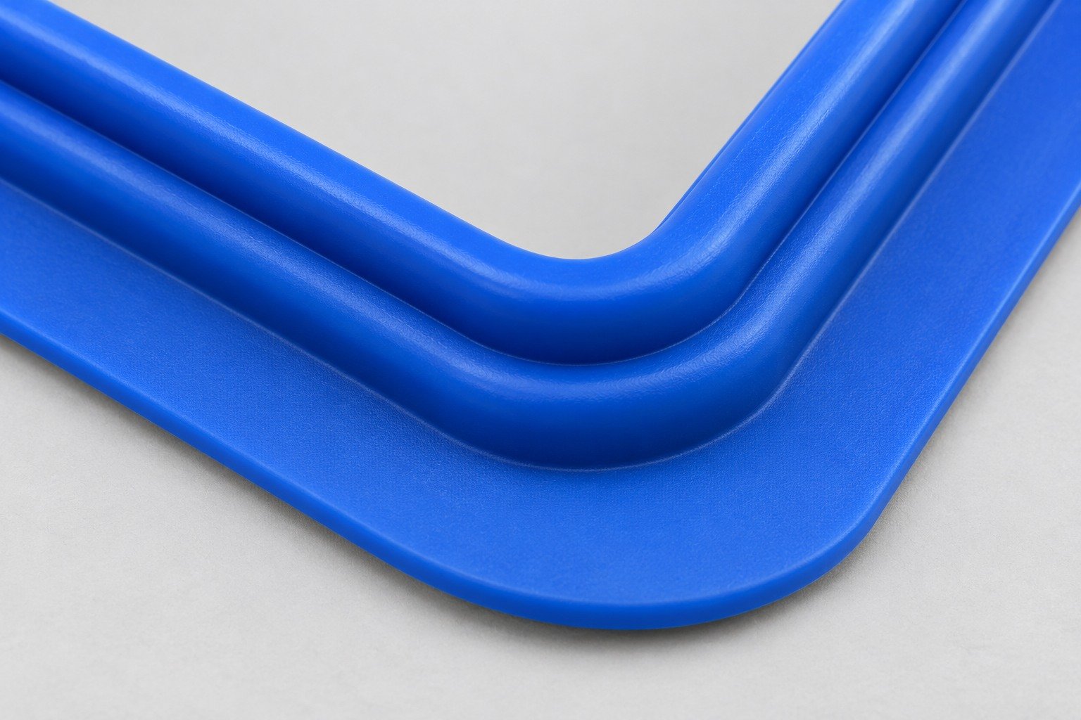 Illustrative silicone sealing-lip corner